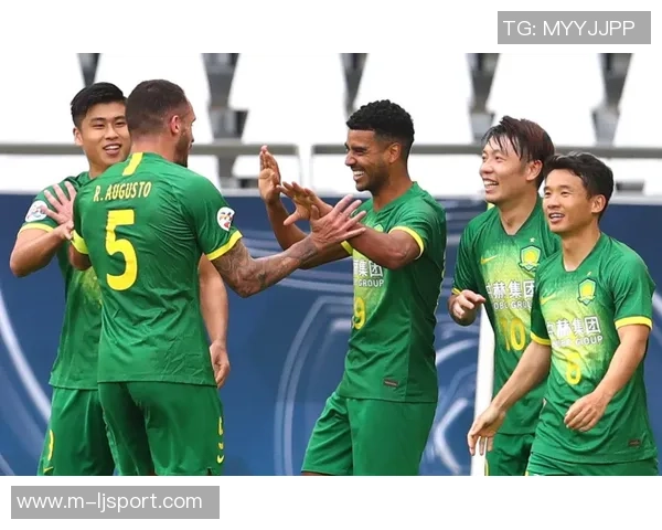 林丹转战足球赛场展现运动员多才多艺的魅力与挑战 林丹转战足球赛场展现运动员多才多艺的魅力与挑战