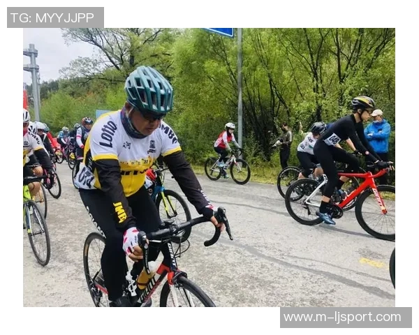 桌面足球国语：畅享激情对决与团队合作的完美结合