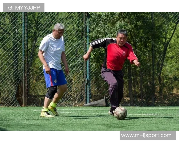 畅享真实足球体验Win81实况足球8带你领略赛场激情与策略对决