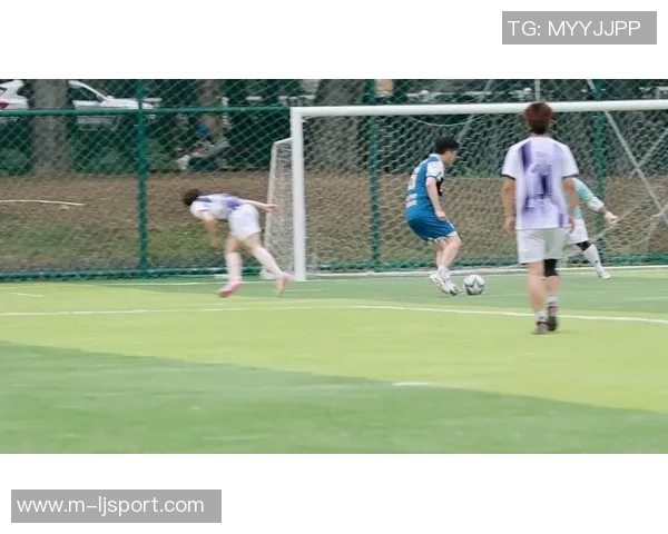 足球射门的真正意义与技巧解析探讨射门背后的门道与艺术